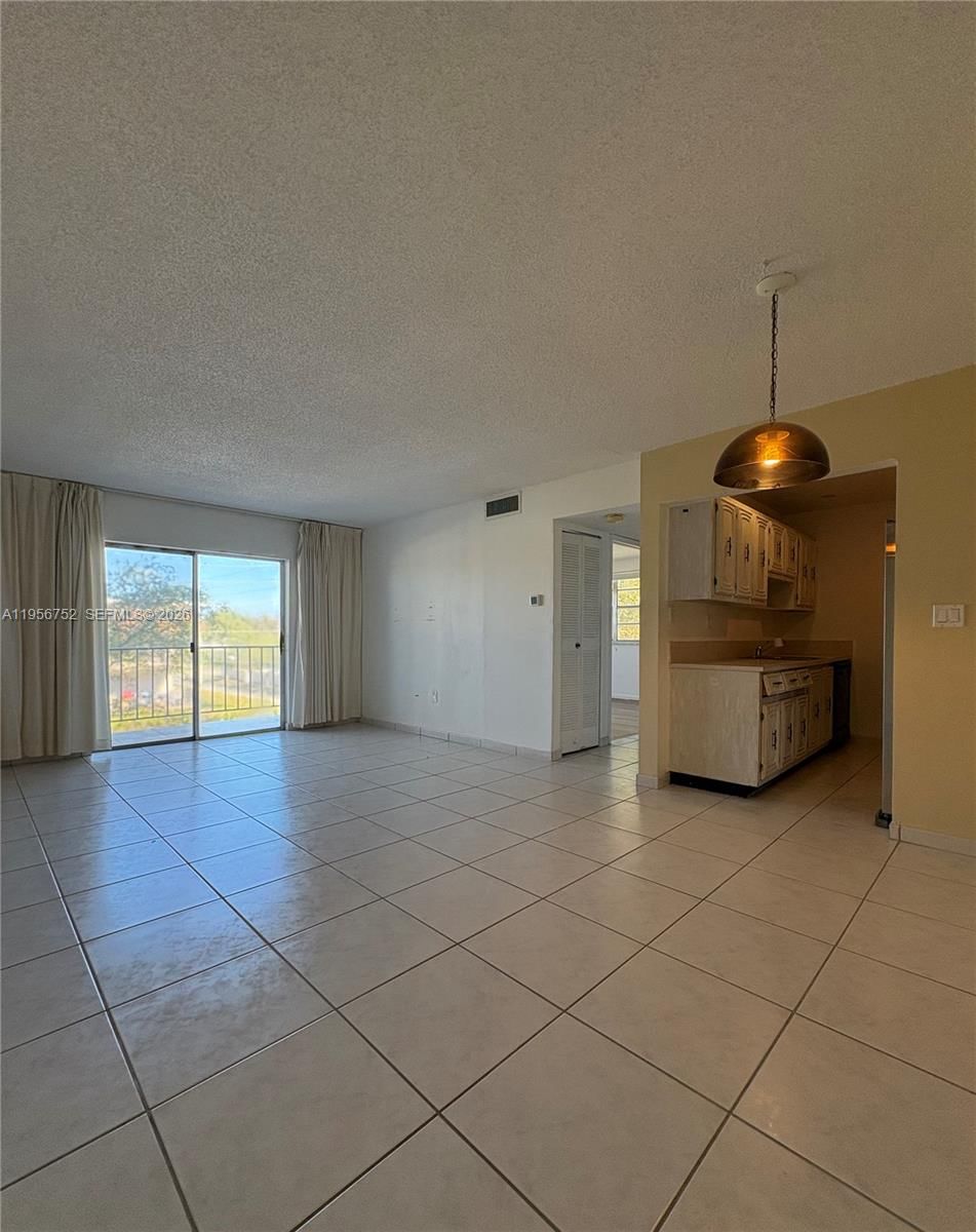 Real estate property located at 8950 8th Ave #312, Miami-dade, South Shore Condo, Miami, FL