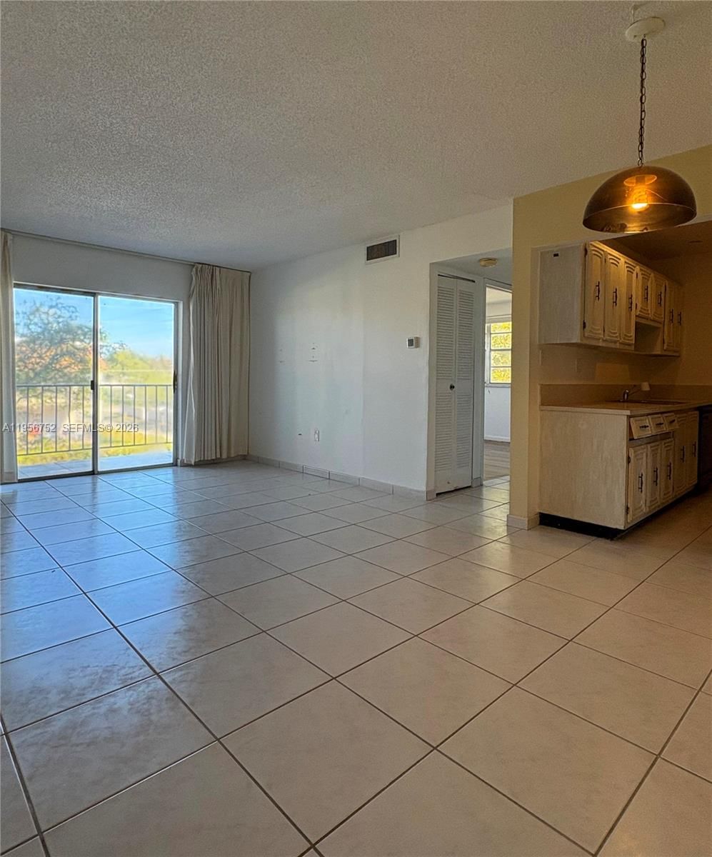 Real estate property located at 8950 8th Ave #312, Miami-dade, South Shore Condo, Miami, FL