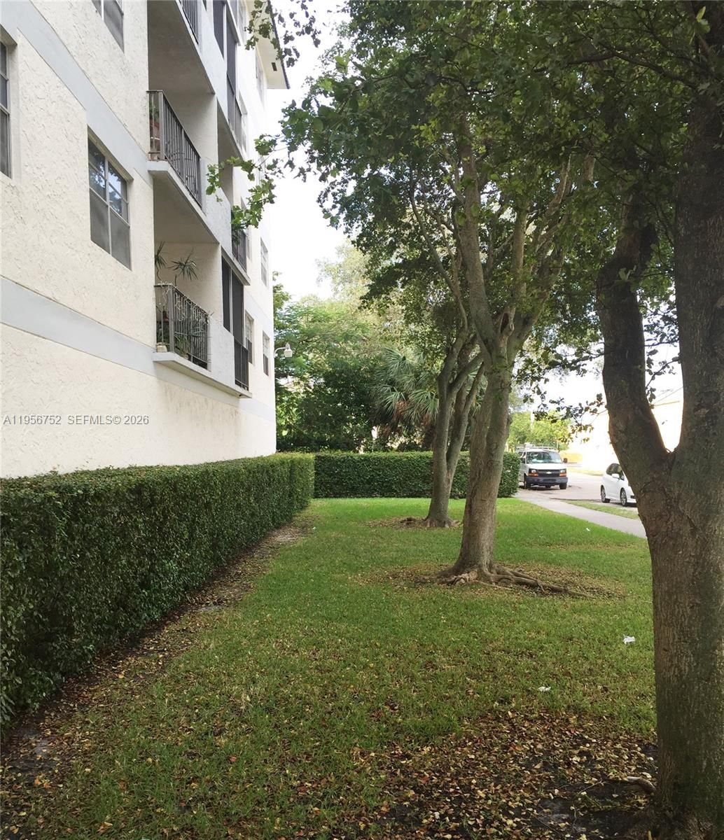 Real estate property located at 8950 8th Ave #312, Miami-dade, South Shore Condo, Miami, FL