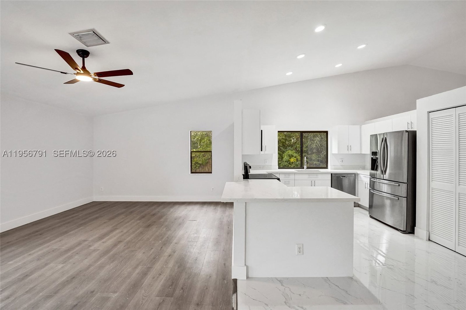 Real estate property located at 4410 64th Ter, Broward, Inverrary Boulevard Estat, Lauderhill, FL