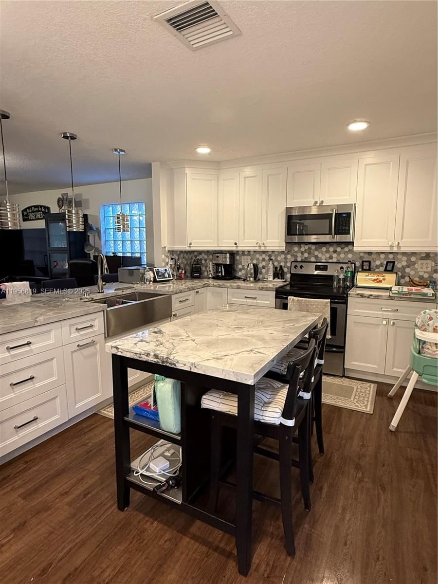 Real estate property located at 11039 152nd Ct, Miami-dade, Jasmine At The Hammocks 1, Miami, FL