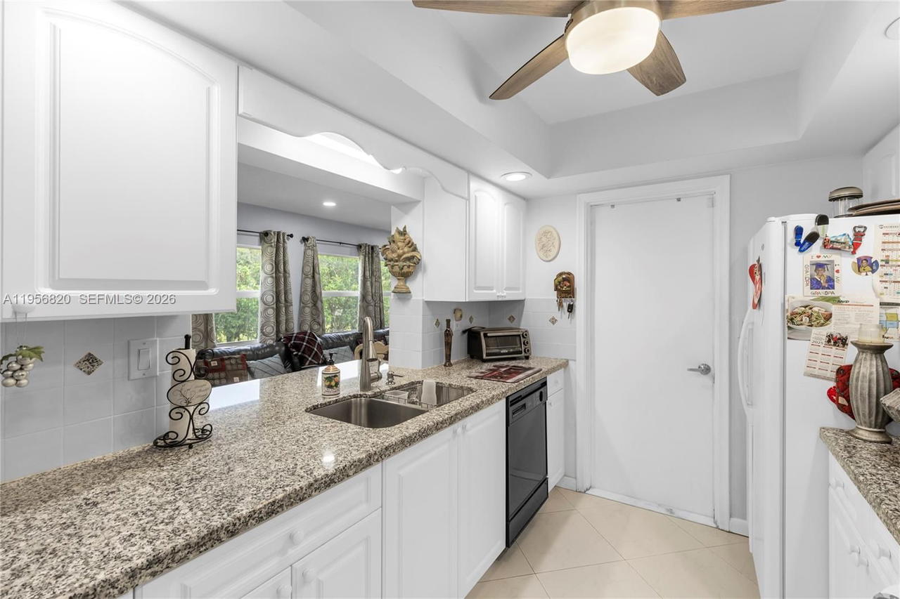 Real estate property located at 7185 Tropical Way, Broward, Hawthorne Village Inc Con, Plantation, FL