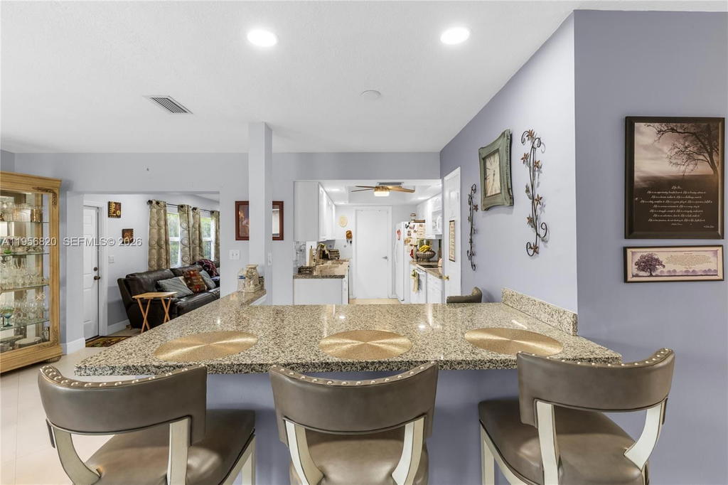 Real estate property located at 7185 Tropical Way, Broward, Hawthorne Village Inc Con, Plantation, FL