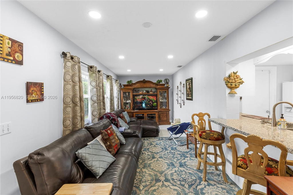 Real estate property located at 7185 Tropical Way, Broward, Hawthorne Village Inc Con, Plantation, FL