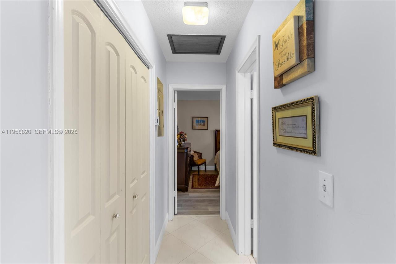 Real estate property located at 7185 Tropical Way, Broward, Hawthorne Village Inc Con, Plantation, FL
