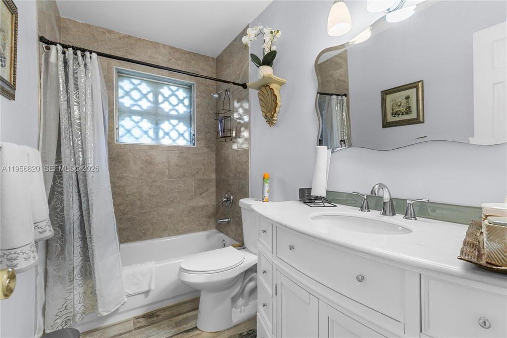 Real estate property located at 7185 Tropical Way, Broward, Hawthorne Village Inc Con, Plantation, FL