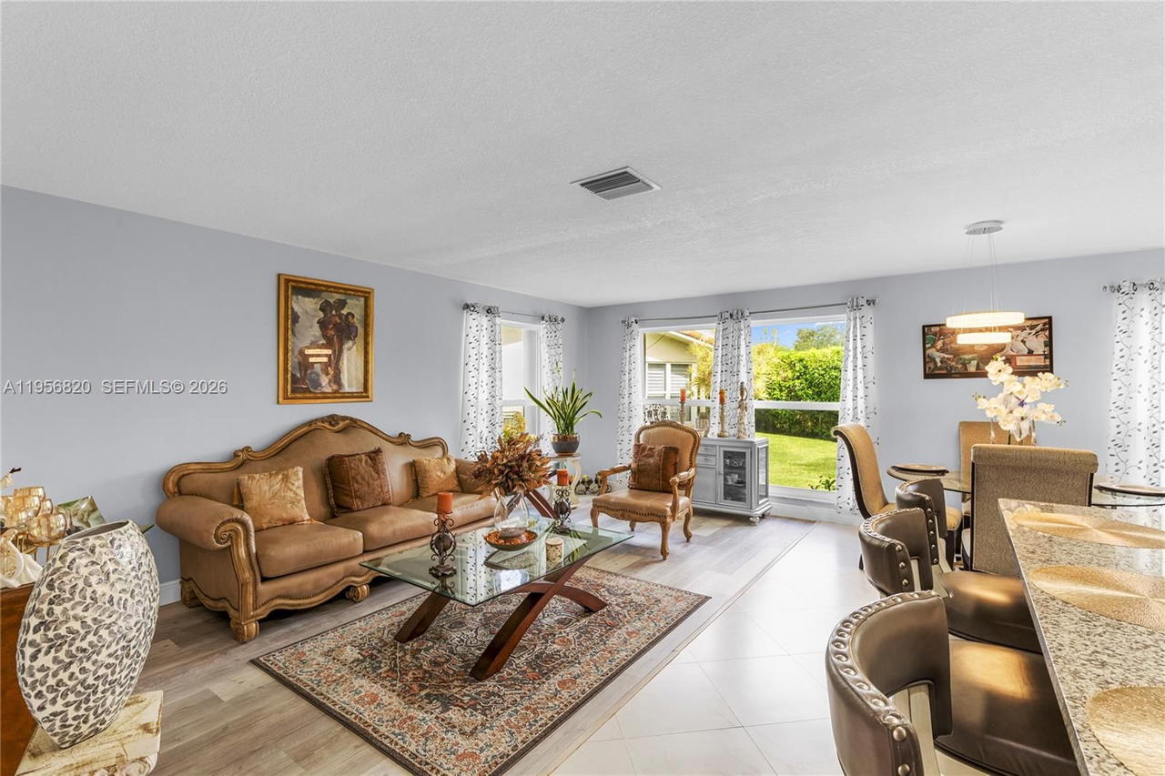 Real estate property located at 7185 Tropical Way, Broward, Hawthorne Village Inc Con, Plantation, FL