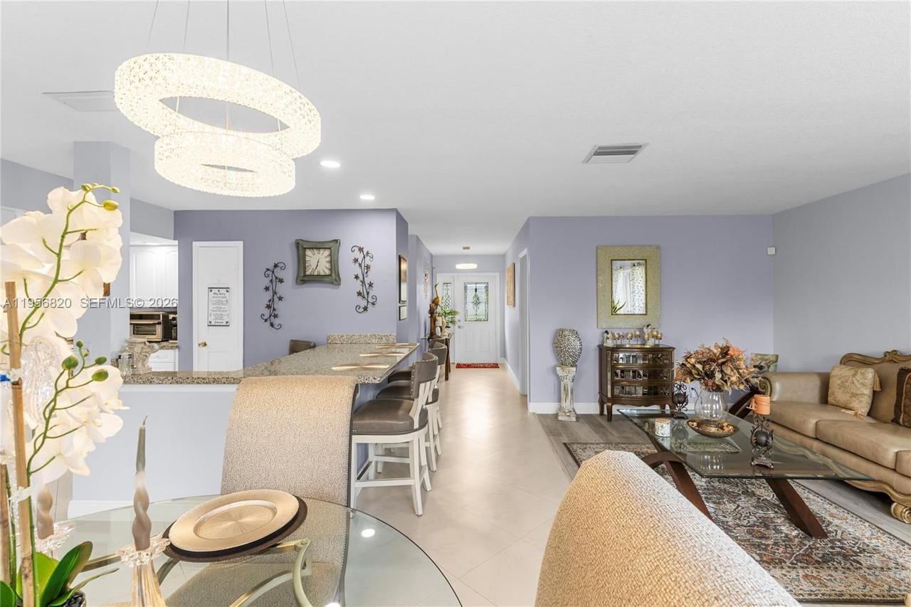 Real estate property located at 7185 Tropical Way, Broward, Hawthorne Village Inc Con, Plantation, FL