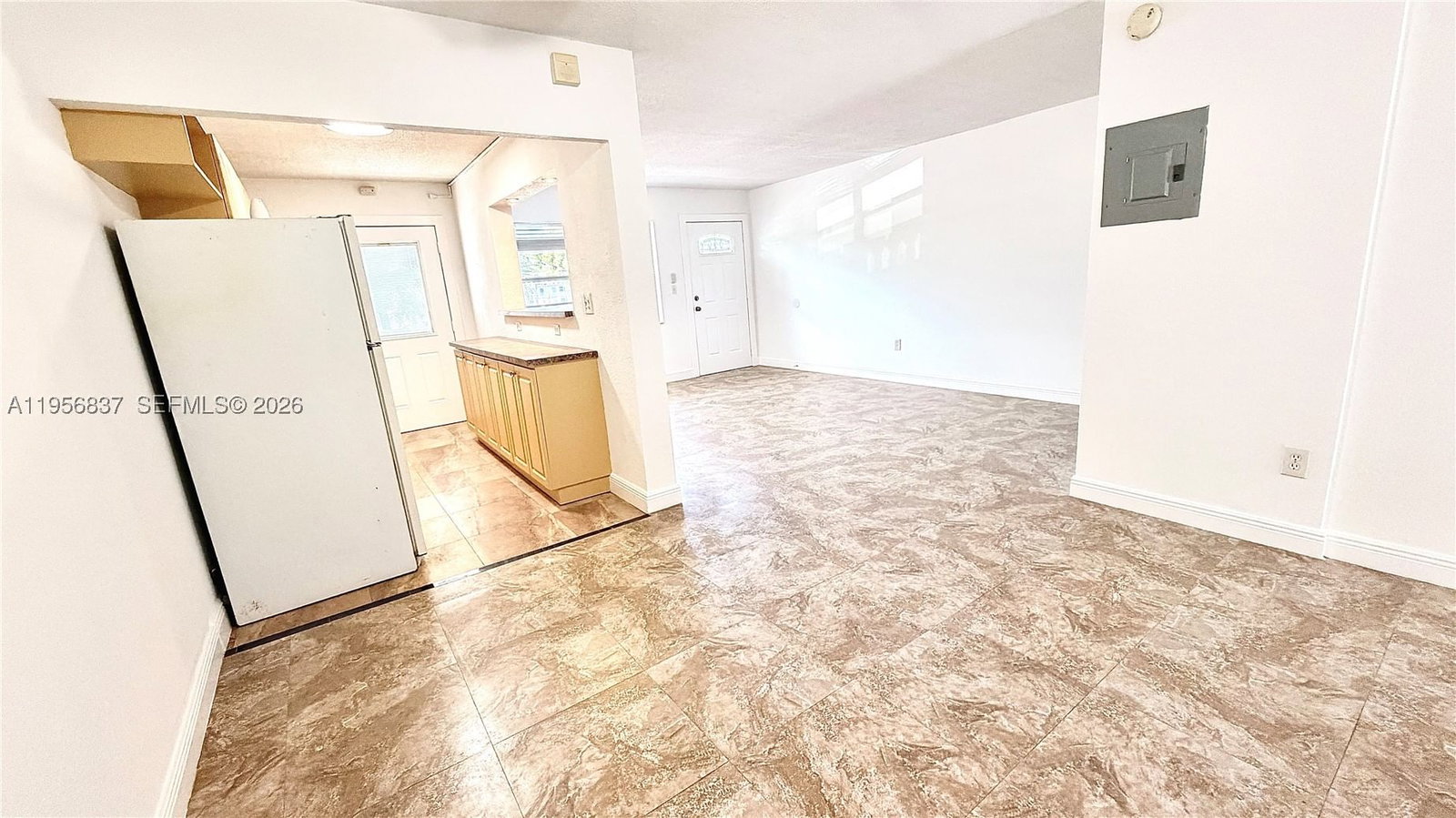 Real estate property located at 20311 2nd Ave #27, Miami-dade, Ro-mont South Condo J, Miami, FL