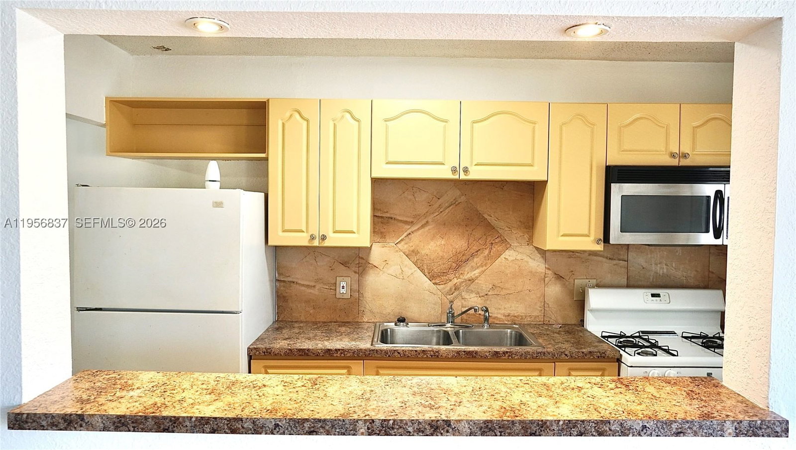 Real estate property located at 20311 2nd Ave #27, Miami-dade, Ro-mont South Condo J, Miami, FL