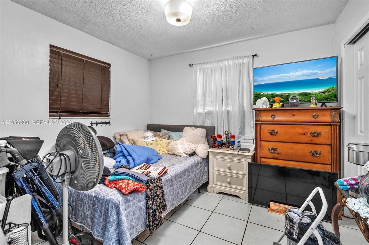 Real estate property located at 7021 19th Pl, Broward, Springbank Park, North Lauderdale, FL