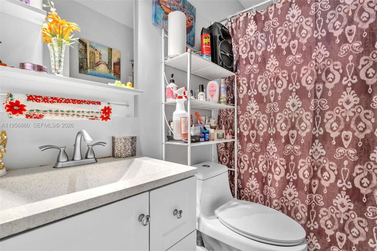 Real estate property located at 7021 19th Pl, Broward, Springbank Park, North Lauderdale, FL