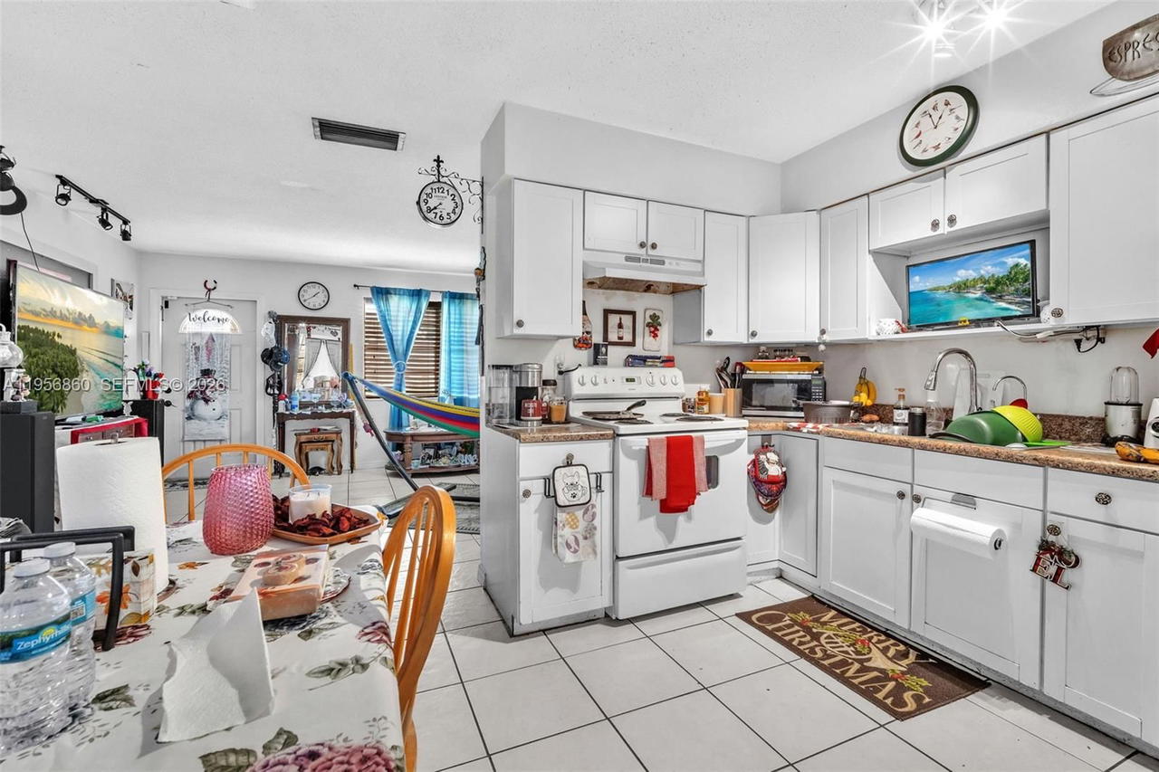 Real estate property located at 7021 19th Pl, Broward, Springbank Park, North Lauderdale, FL