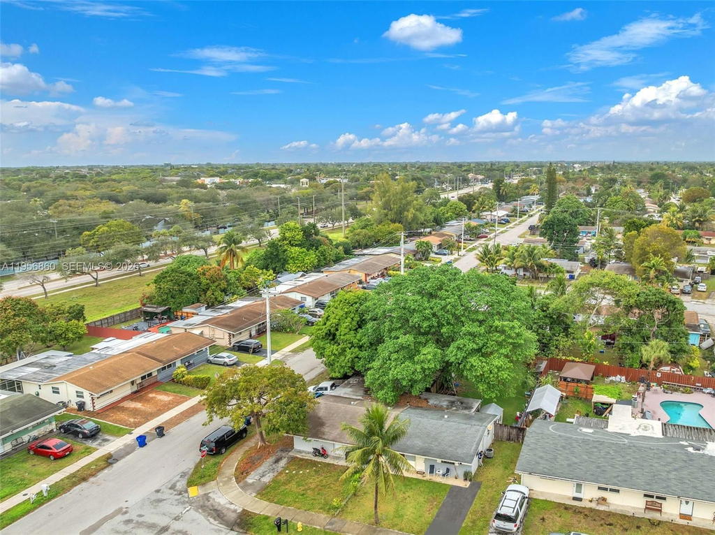 Real estate property located at 7021 19th Pl, Broward, Springbank Park, North Lauderdale, FL