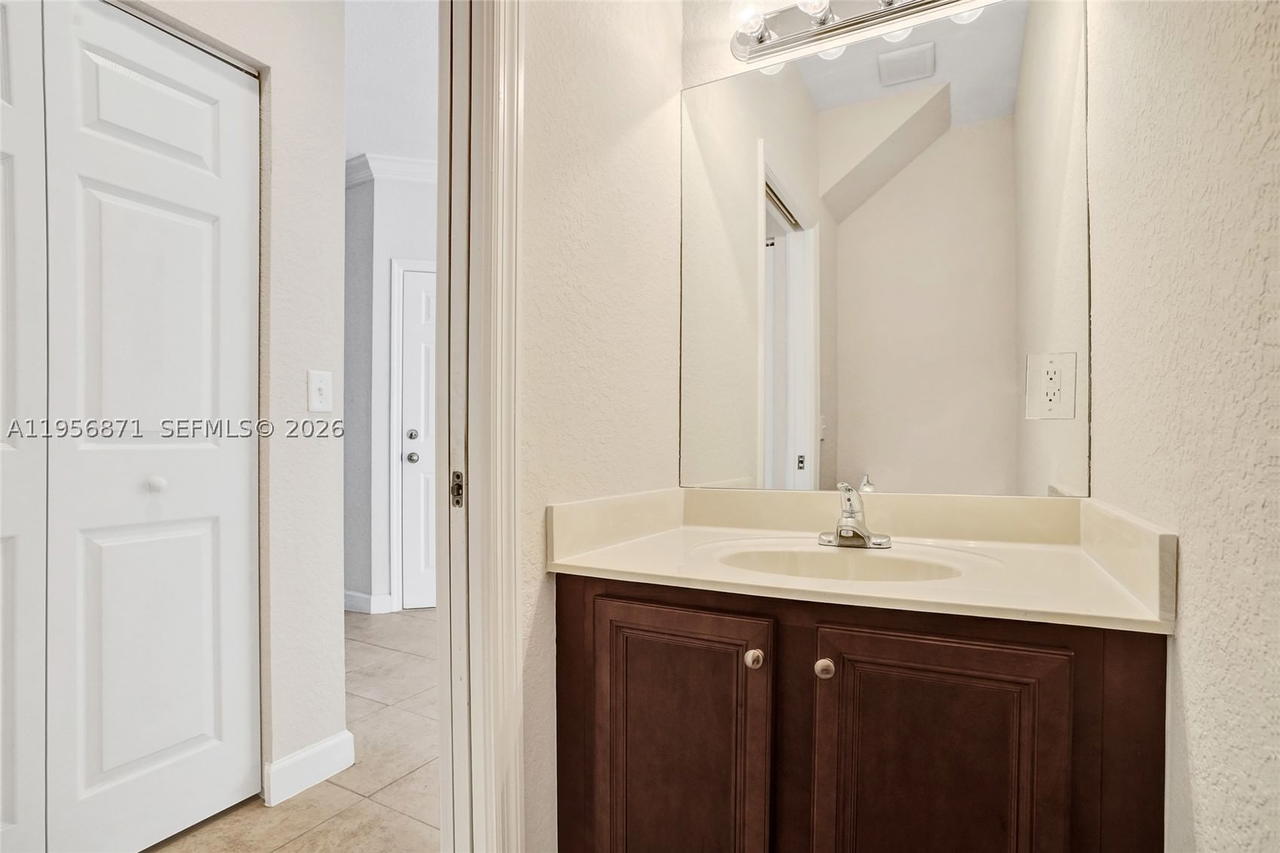 Real estate property located at 1042 207th Ter, Miami-dade, Ives Dairy Townhomes, Miami, FL