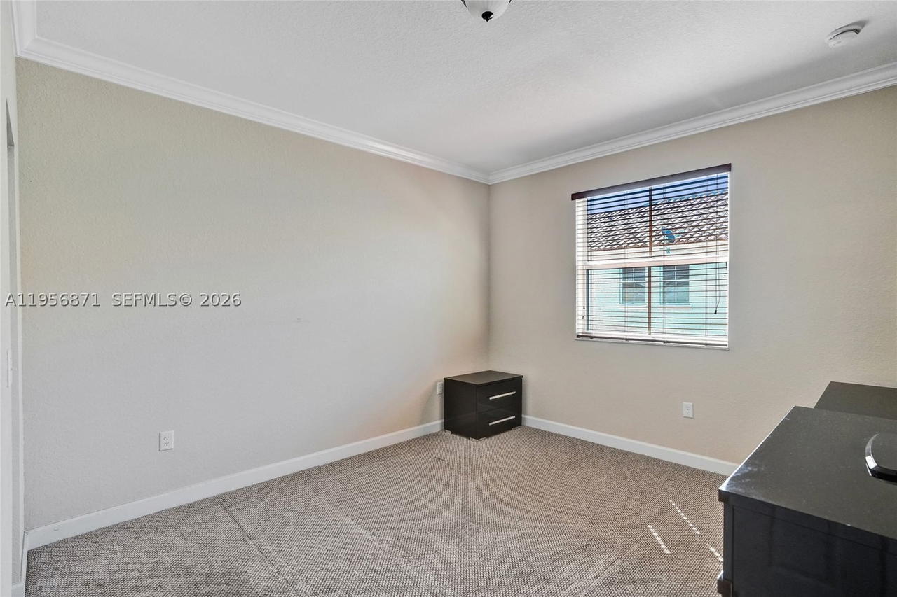Real estate property located at 1042 207th Ter, Miami-dade, Ives Dairy Townhomes, Miami, FL