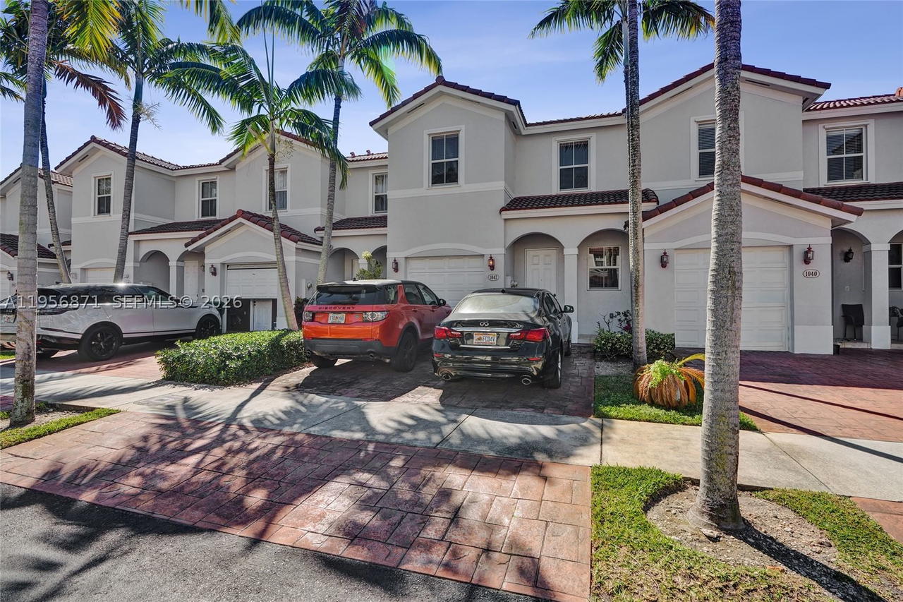 Real estate property located at 1042 207th Ter, Miami-dade, Ives Dairy Townhomes, Miami, FL