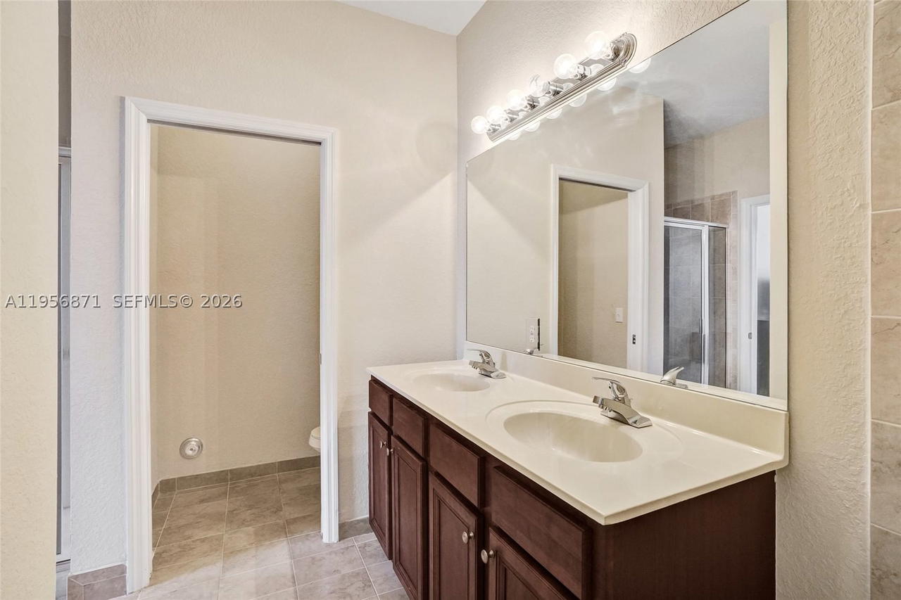Real estate property located at 1042 207th Ter, Miami-dade, Ives Dairy Townhomes, Miami, FL