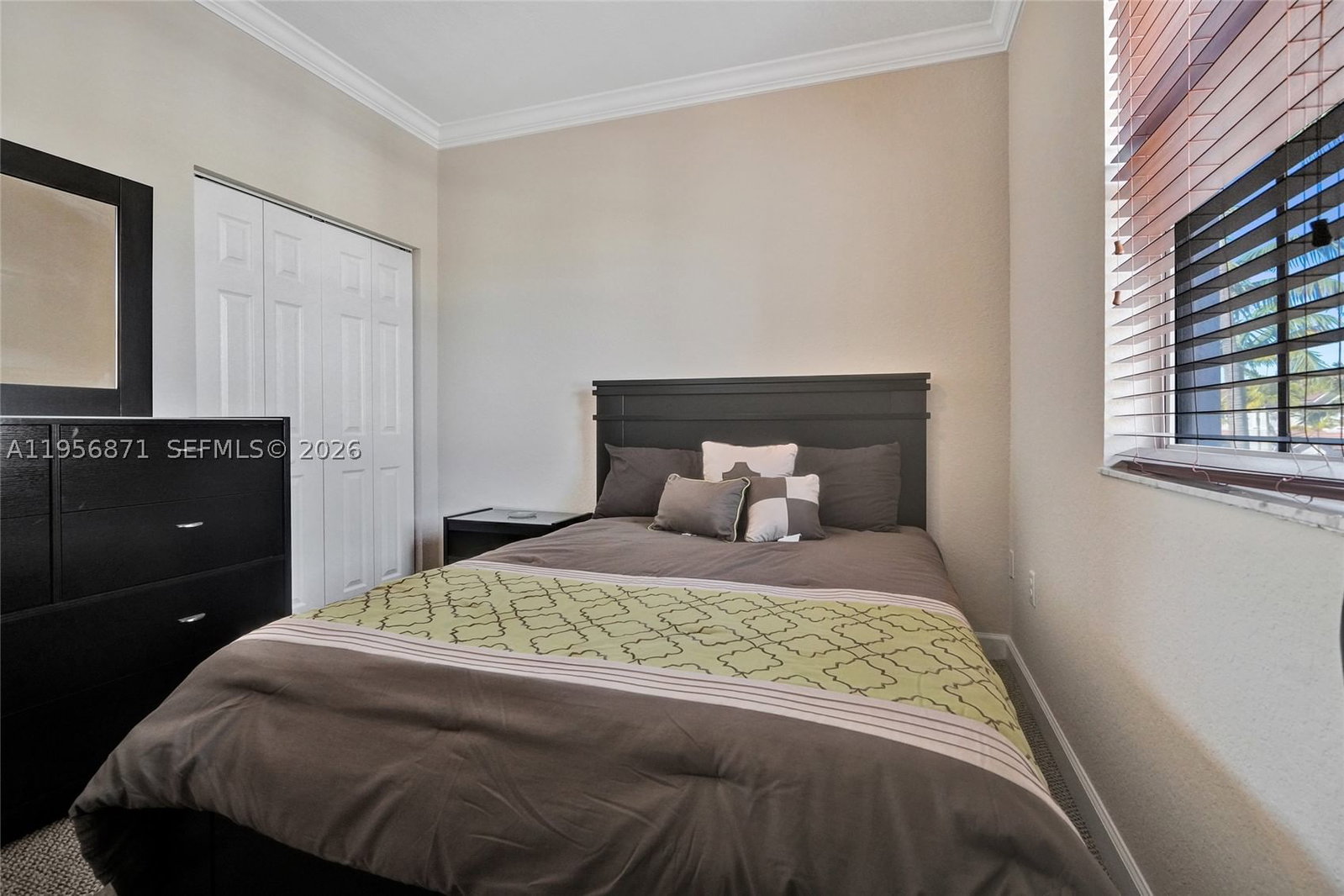 Real estate property located at 1042 207th Ter, Miami-dade, Ives Dairy Townhomes, Miami, FL