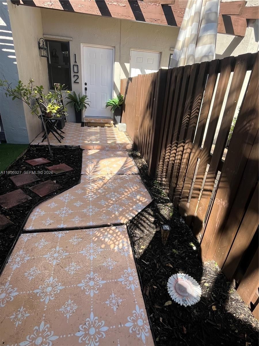 Real estate property located at 10211 Fontainebleau Blvd #102, Miami-dade, Indian Lk Village Phase 1, Miami, FL