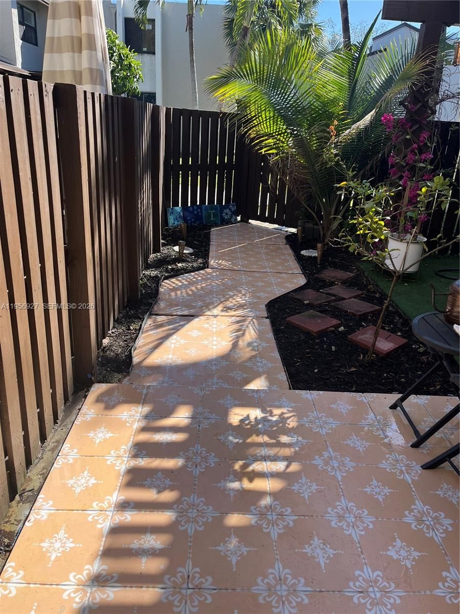 Real estate property located at 10211 Fontainebleau Blvd #102, Miami-dade, Indian Lk Village Phase 1, Miami, FL