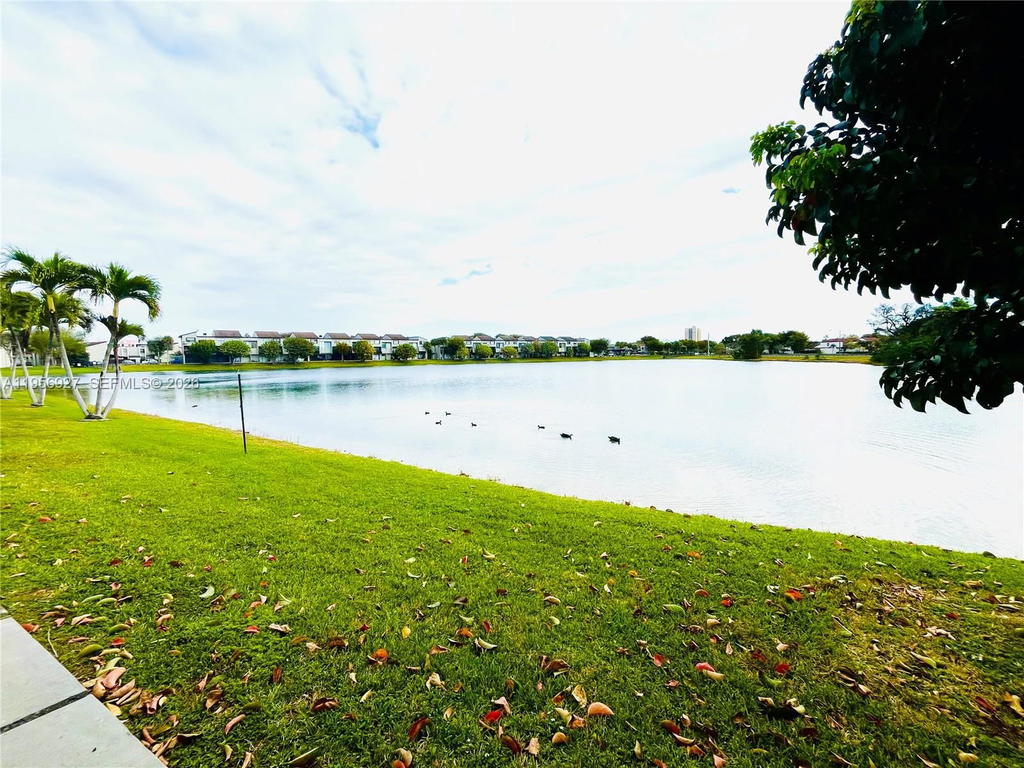 Real estate property located at 10211 Fontainebleau Blvd #102, Miami-dade, Indian Lk Village Phase 1, Miami, FL
