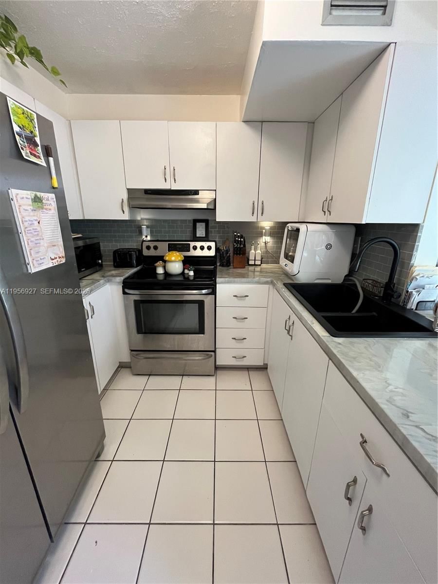 Real estate property located at 10211 Fontainebleau Blvd #102, Miami-dade, Indian Lk Village Phase 1, Miami, FL
