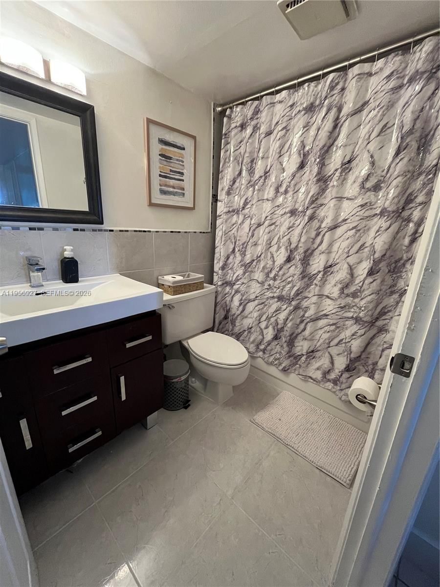 Real estate property located at 10211 Fontainebleau Blvd #102, Miami-dade, Indian Lk Village Phase 1, Miami, FL