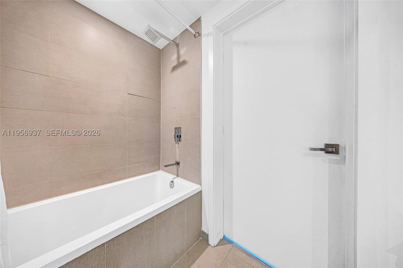 Real estate property located at 1080 Brickell Ave #2708, Miami-dade, The Bond (1080 Brickell), Miami, FL