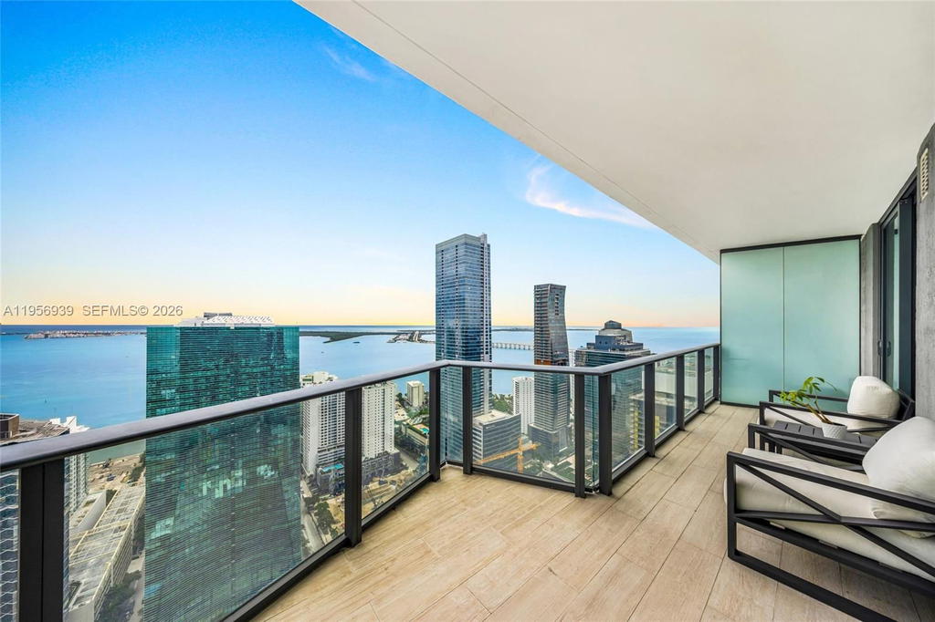 Real estate property located at 1300 Miami Ave #4704, Miami-dade, 1300 S Miami Avenue Condo, Miami, FL