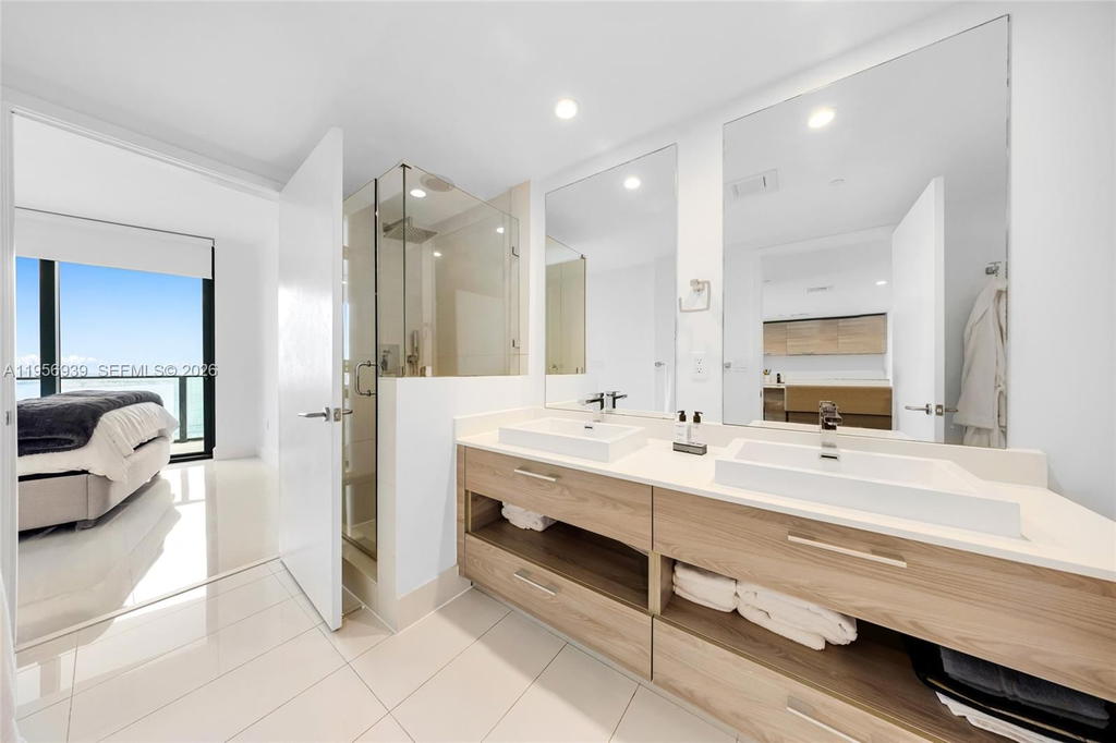 Real estate property located at 1300 Miami Ave #4704, Miami-dade, 1300 S Miami Avenue Condo, Miami, FL