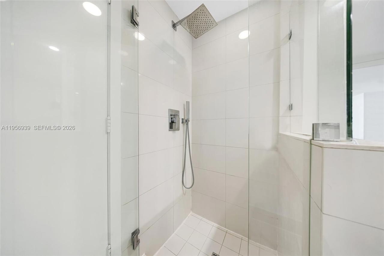 Real estate property located at 1300 Miami Ave #4704, Miami-dade, 1300 S Miami Avenue Condo, Miami, FL