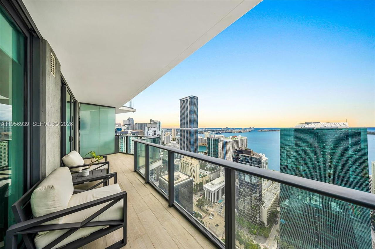 Real estate property located at 1300 Miami Ave #4704, Miami-dade, 1300 S Miami Avenue Condo, Miami, FL