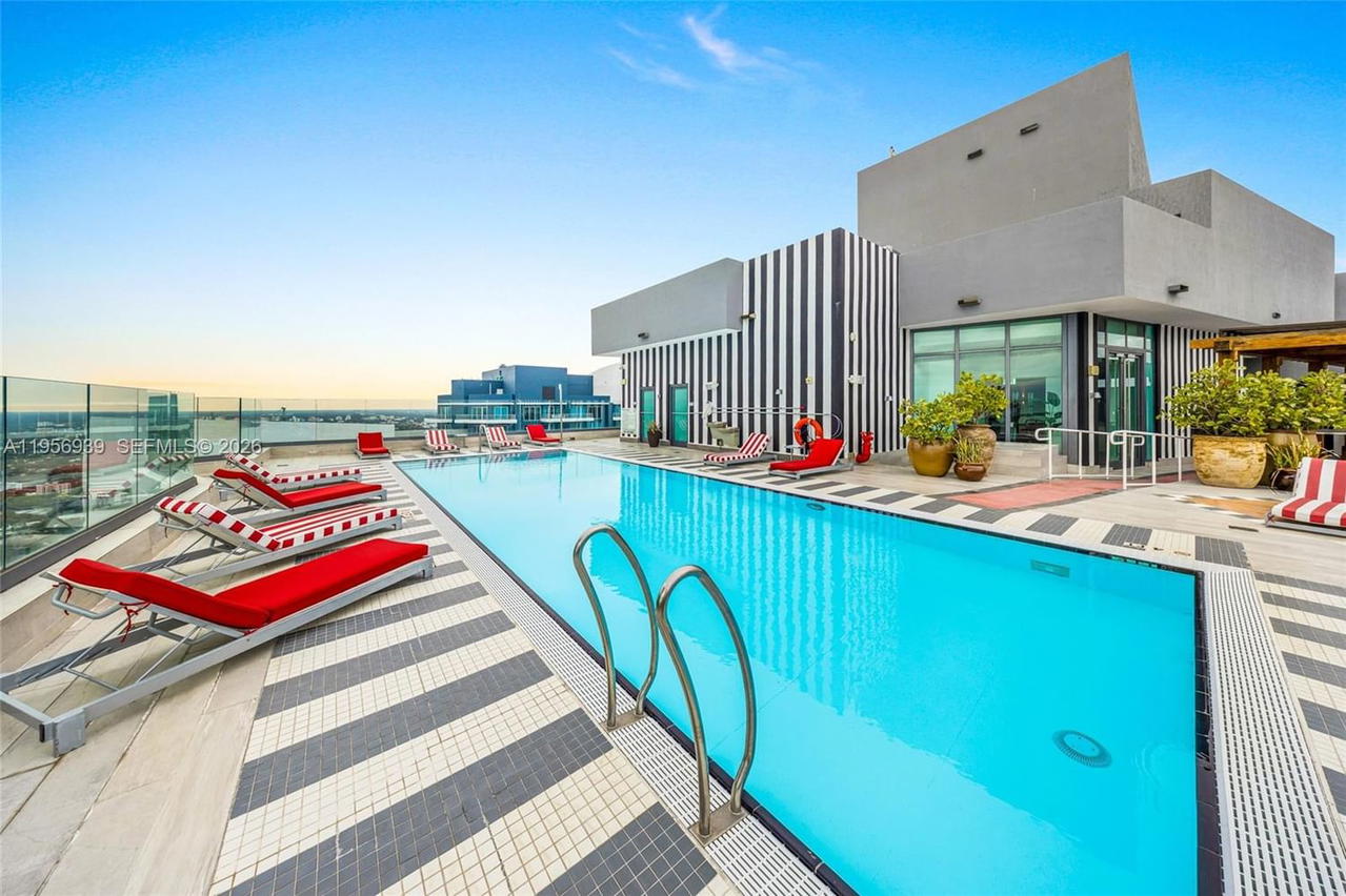 Real estate property located at 1300 Miami Ave #4704, Miami-dade, 1300 S Miami Avenue Condo, Miami, FL