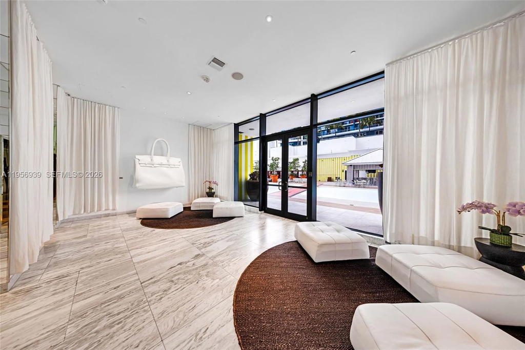 Real estate property located at 1300 Miami Ave #4704, Miami-dade, 1300 S Miami Avenue Condo, Miami, FL
