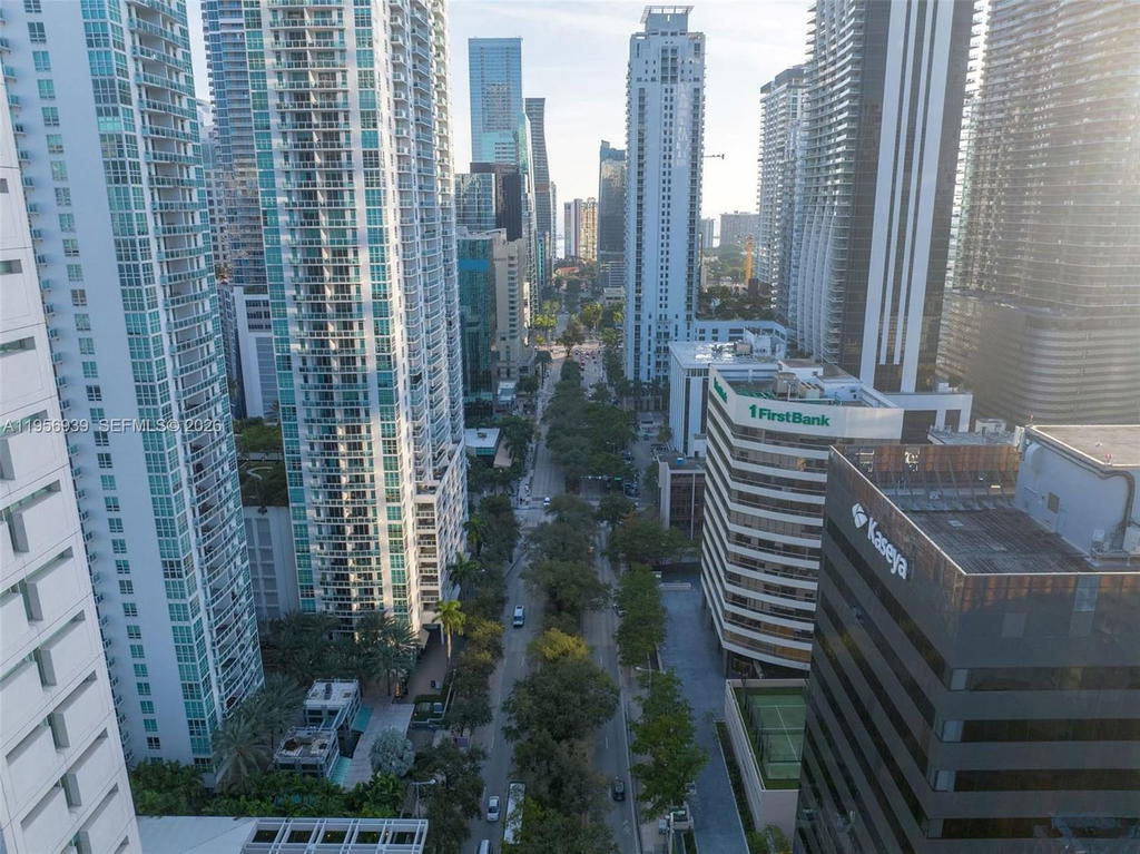 Real estate property located at 1300 Miami Ave #4704, Miami-dade, 1300 S Miami Avenue Condo, Miami, FL