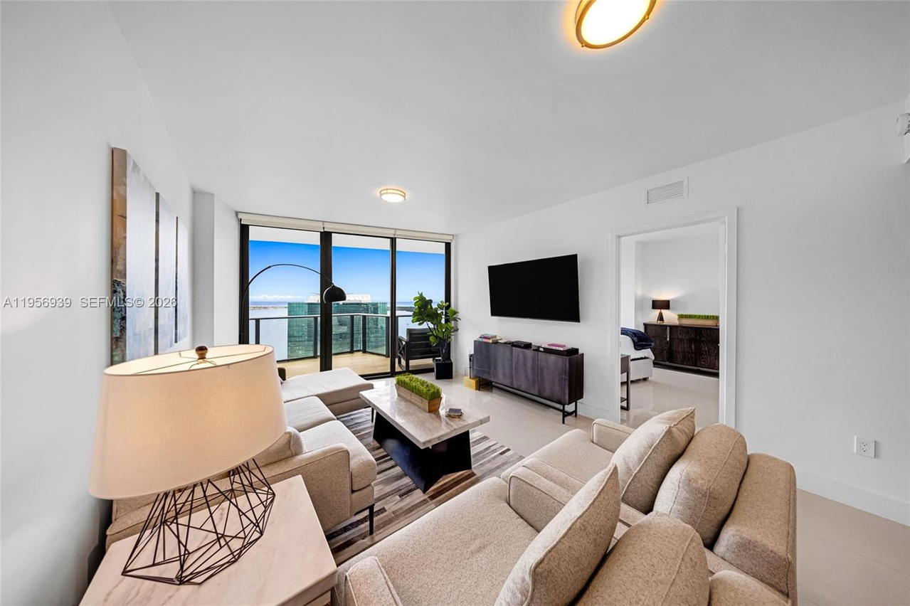 Real estate property located at 1300 Miami Ave #4704, Miami-dade, 1300 S Miami Avenue Condo, Miami, FL