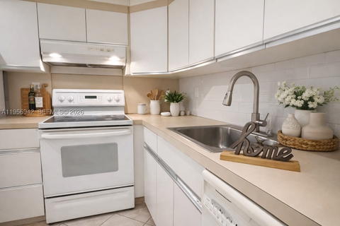 Real estate property located at 3920 Inverrary Blvd #608C, Broward, 18th Hole At Inverrary Co, Lauderhill, FL