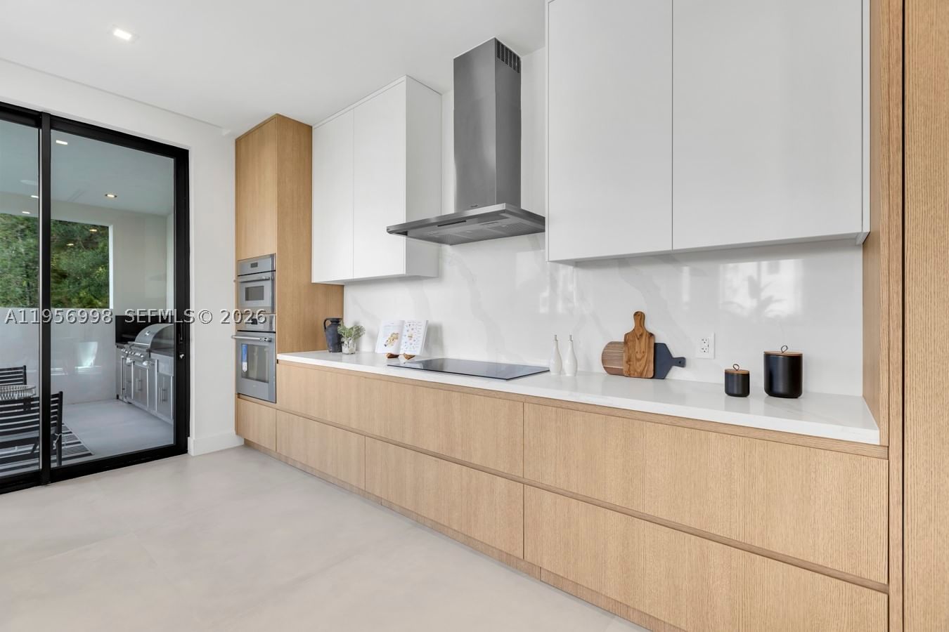 Real estate property located at 3200 Thomas Ave, Miami-dade, De Hedouvilles Sub, Miami, FL