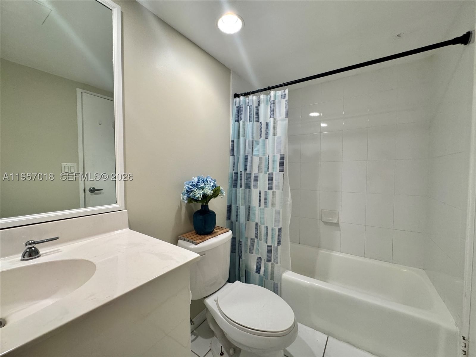 Real estate property located at 3000 OCEAN DR #1006, Broward, Residences On Hollywood B, Hollywood, FL