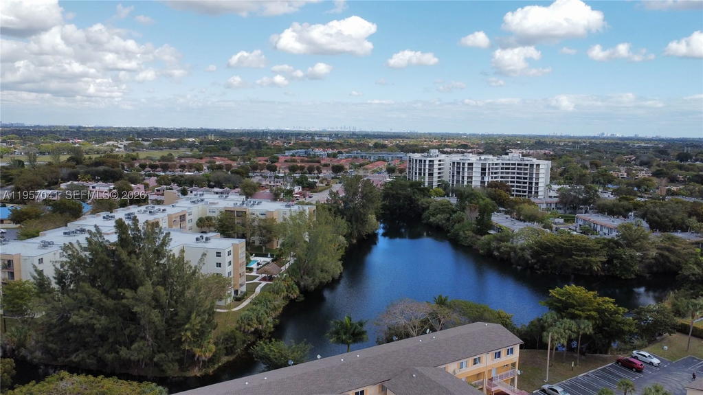 Real estate property located at 6205 Kendale Lakes Cir #289, Miami-dade, Paseo Real Condo, Miami, FL