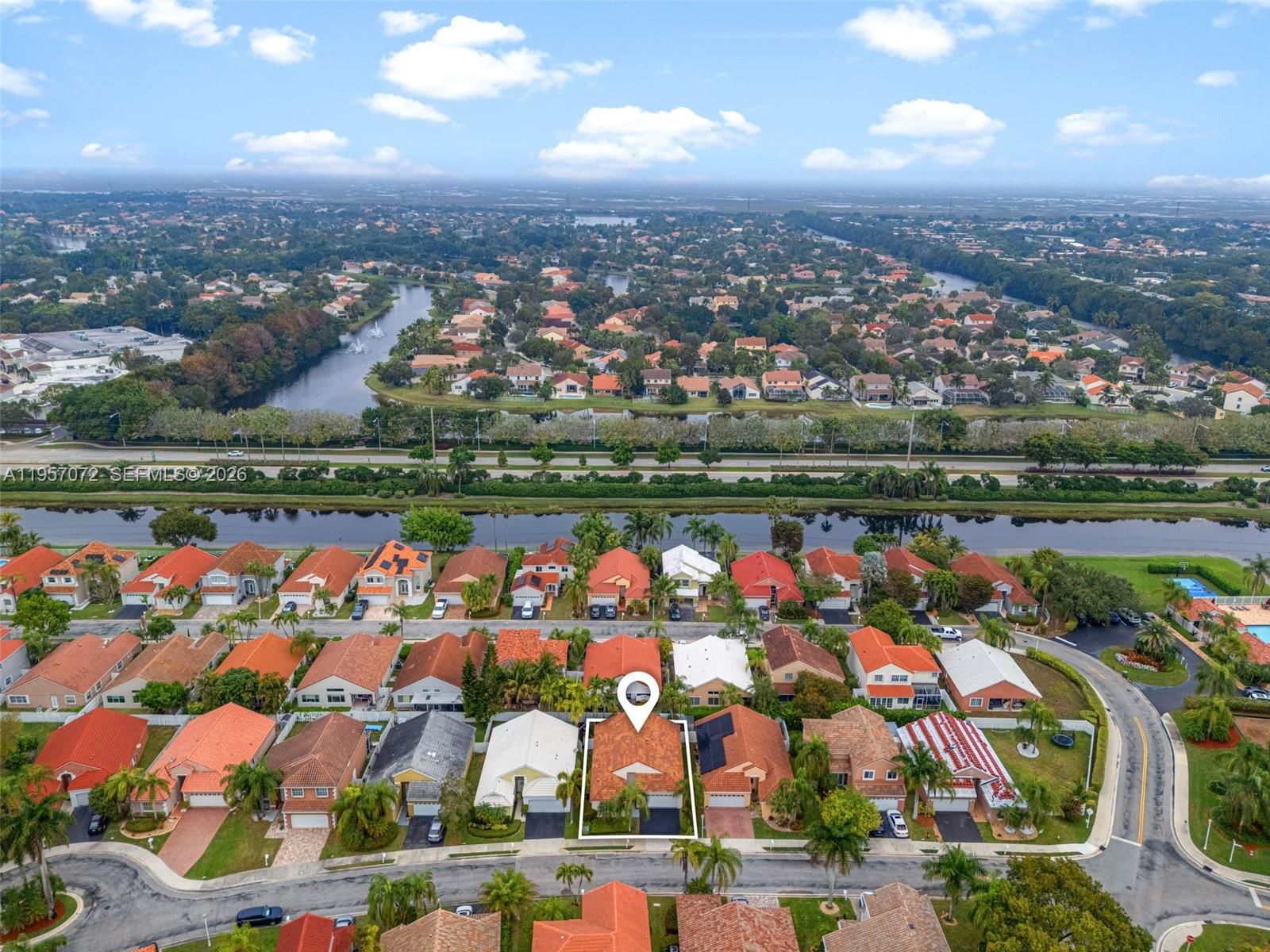 Real estate property located at 332 Bridgeton Rd, Broward, Bermuda Springs, Weston, FL