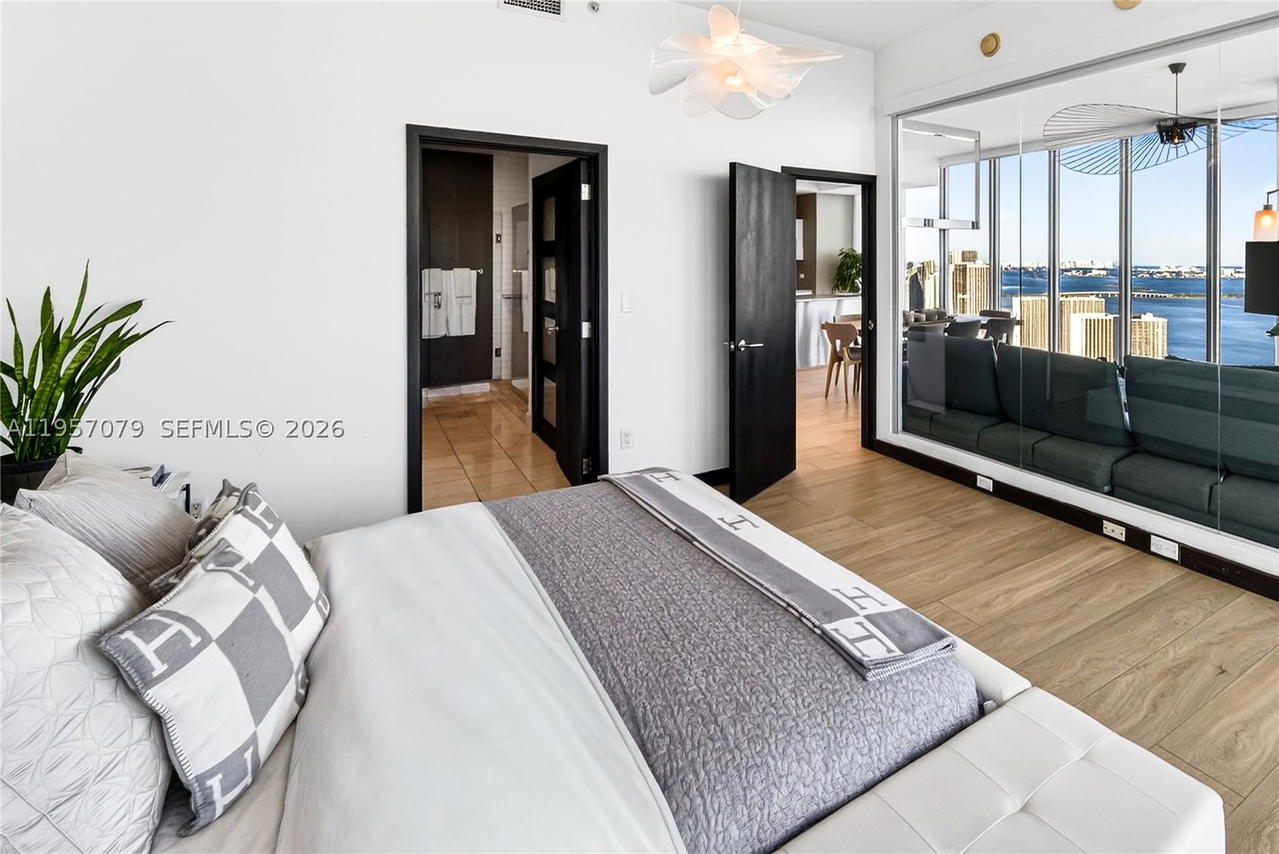 Real estate property located at 888 Biscayne Blvd #5508, Miami-dade, Marinablue Condo, Miami, FL