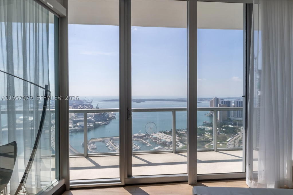 Real estate property located at 888 Biscayne Blvd #5508, Miami-dade, Marinablue Condo, Miami, FL