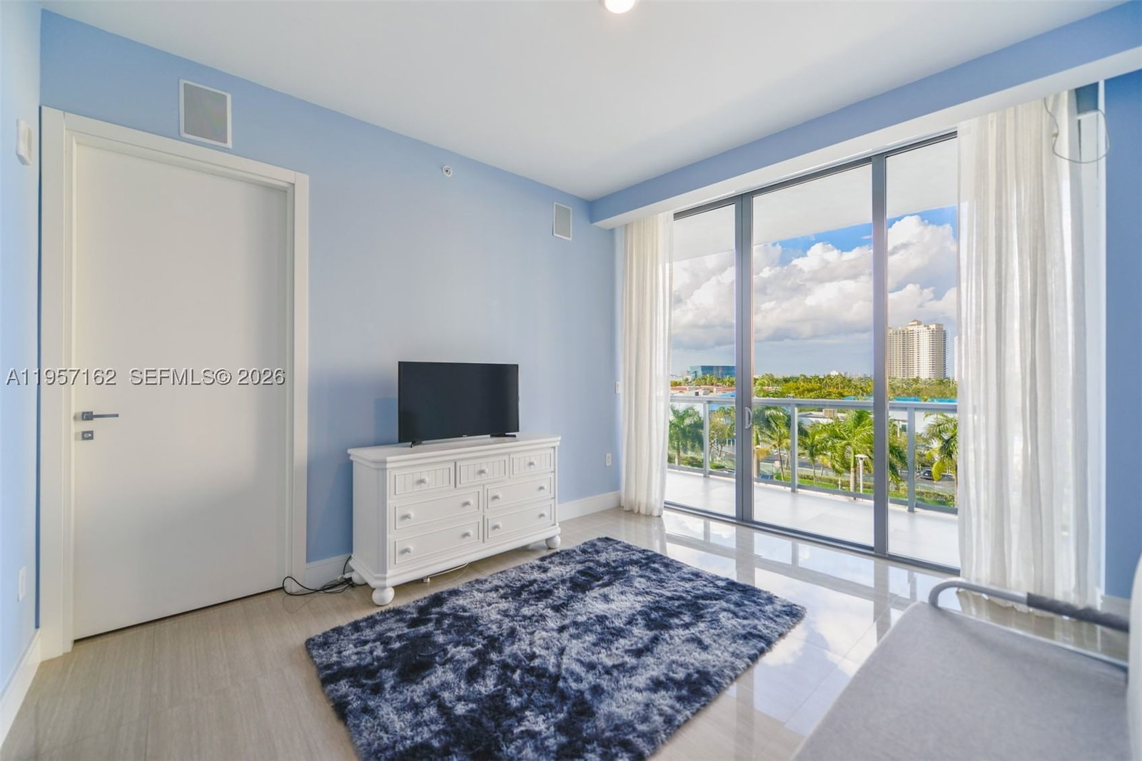 Real estate property located at 3250 188th St #404, Miami-dade, Echo Condo, Aventura, FL