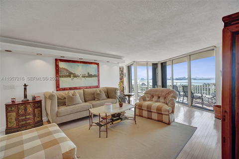 Real estate property located at 1000 Quayside Ter #1402, Miami-dade, Towers Of Quayside Condo, Miami, FL