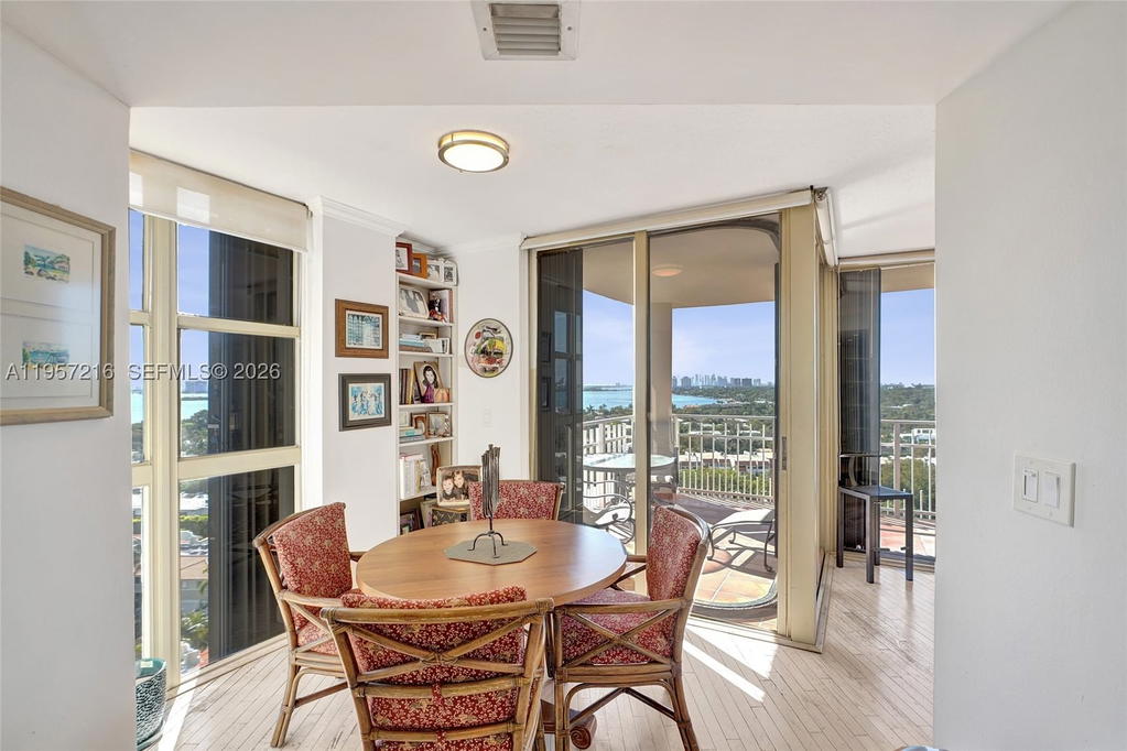 Real estate property located at 1000 Quayside Ter #1402, Miami-dade, Towers Of Quayside Condo, Miami, FL