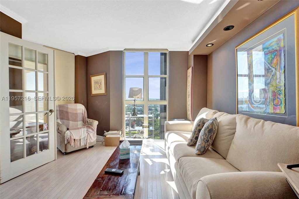 Real estate property located at 1000 Quayside Ter #1402, Miami-dade, Towers Of Quayside Condo, Miami, FL
