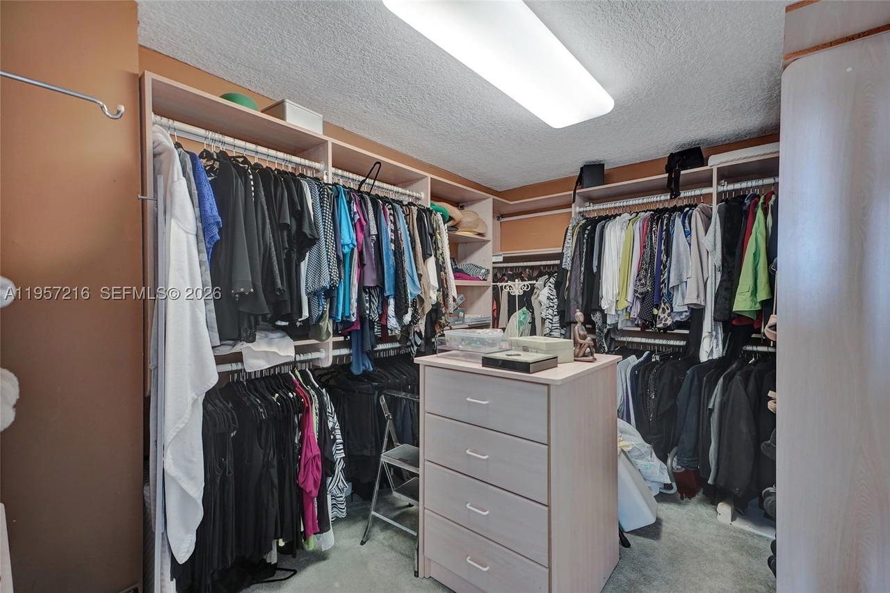 Real estate property located at 1000 Quayside Ter #1402, Miami-dade, Towers Of Quayside Condo, Miami, FL