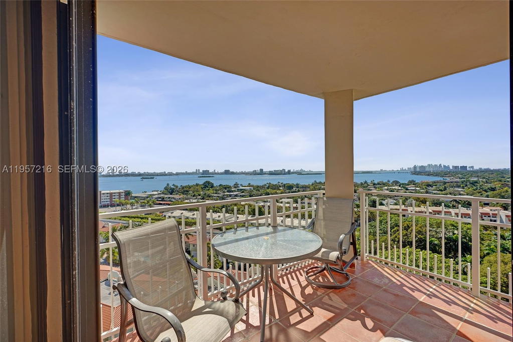 Real estate property located at 1000 Quayside Ter #1402, Miami-dade, Towers Of Quayside Condo, Miami, FL